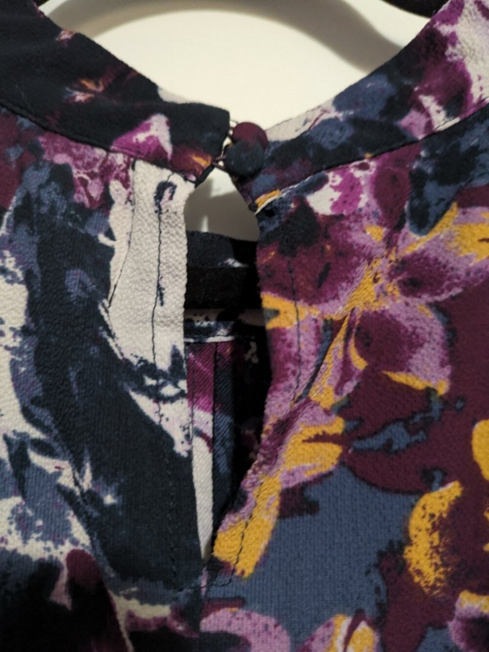 Lane Bryant Curves Long Sleeved Blouse Plus Blue/Purple/White/Yellow (US 26) - Picture 7 of 9